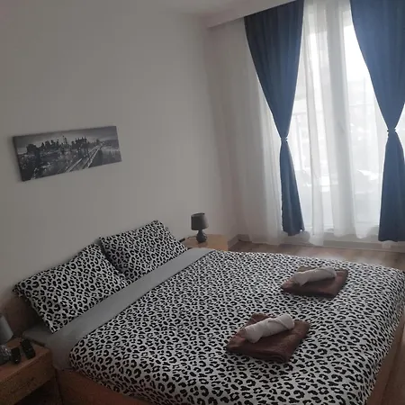Skopje Sky City 19Th Floor Twin & 12Th Floor & 25Th Floor Apartments & With Pool & Spa & Gym & Parking Included In Price Skopje