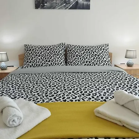 Skopje Sky City 19Th Floor Twin & 12Th Floor & 25Th Floor Apartments & With Pool & Spa & Gym & Parking Included In Price Skopje