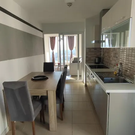 Skopje Sky City 19Th Floor Twin & 12Th Floor & 25Th Floor Apartments & With Pool & Spa & Gym & Parking Included In Price Skopje